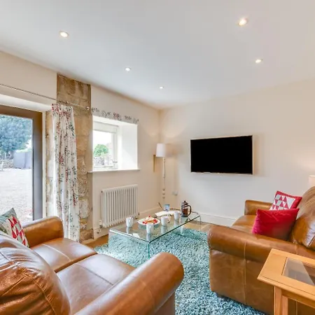 2 Bed In Oc-wa313 Holiday home