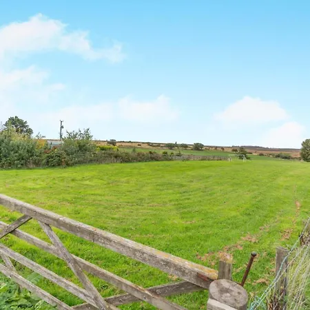 2 Bed In Oc-wa313 Fylingdales