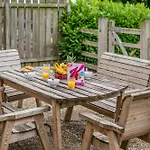 2 Bed In Oc-wa313 * Fylingdales